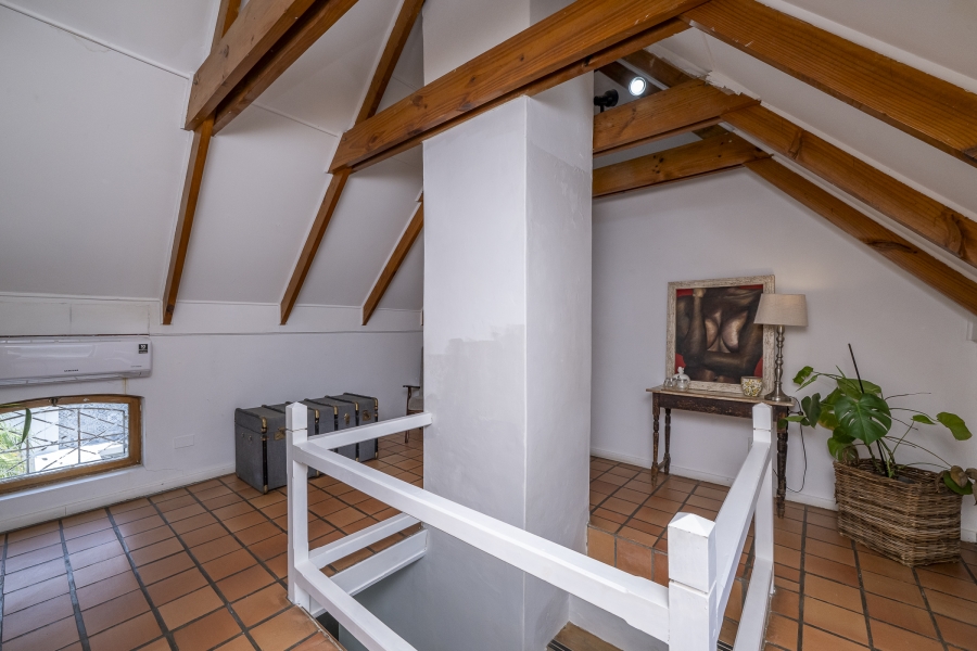 4 Bedroom Property for Sale in Hoog En Droog Western Cape